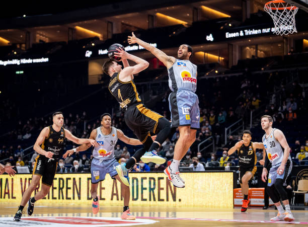 C罗以极高 C罗以极高