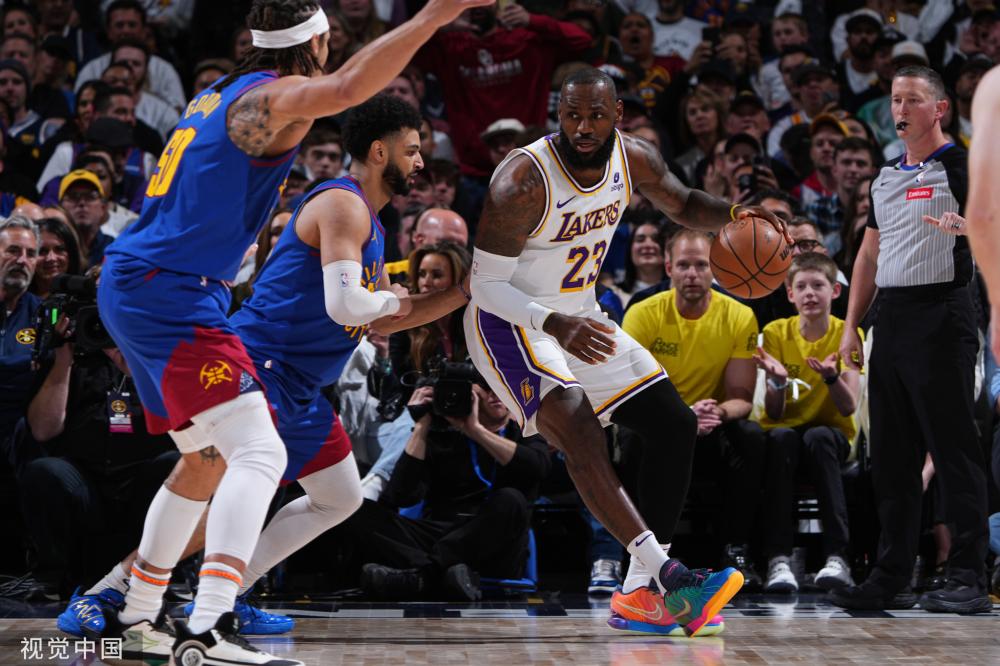 场胶着对抗 场胶着对抗