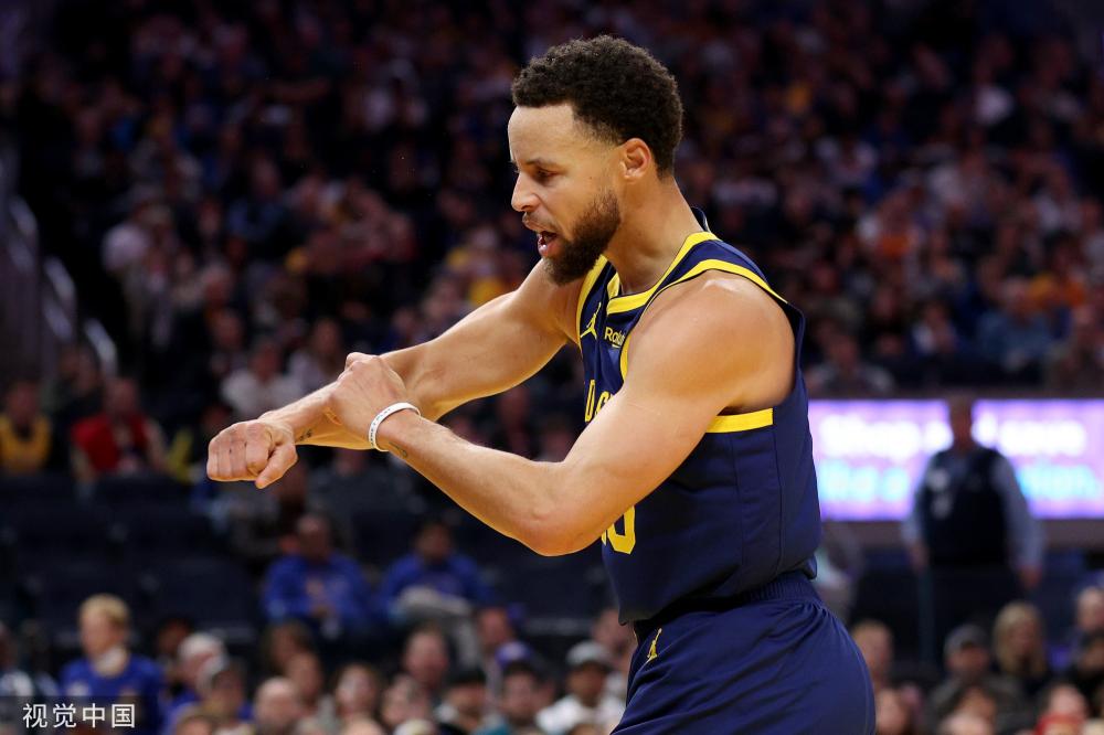 若主帅们持 若主帅们持