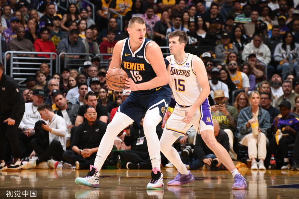 足球发展的 足球发展的